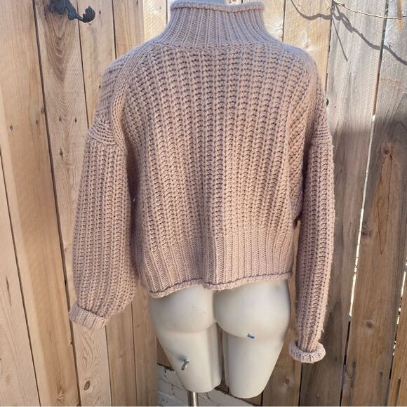 H&M soft pink beige chunky knit sweater size small - Picture 7 of 7
